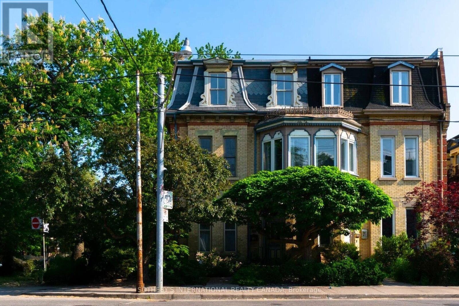 Unit 2 - 215 Carlton Street, Toronto, Ontario  M5A 2K9 - Photo 2 - C12601044