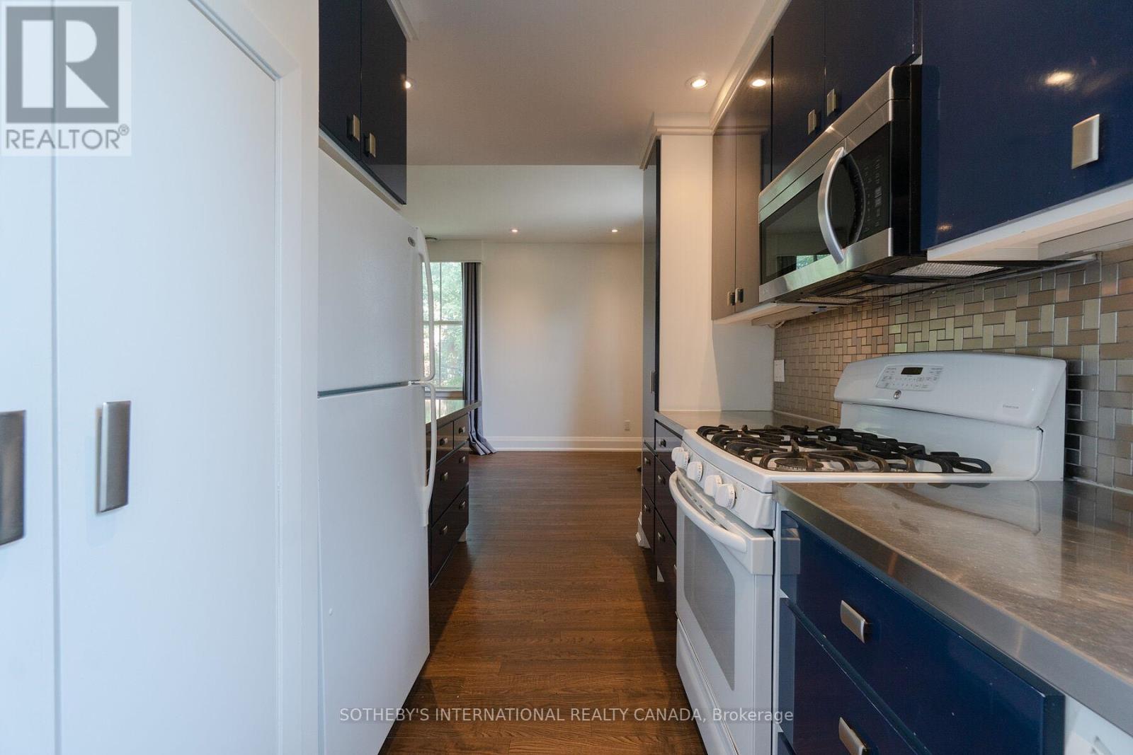 Unit 2 - 215 Carlton Street, Toronto (Cabbagetown-South St. James Town), Ontario  M5A 2K9 - Photo 9 - C12601044