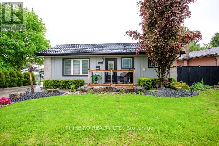 1975 Royal Crescent, London East, Ontario  N5V 1N6 - Photo 2 - X12439778