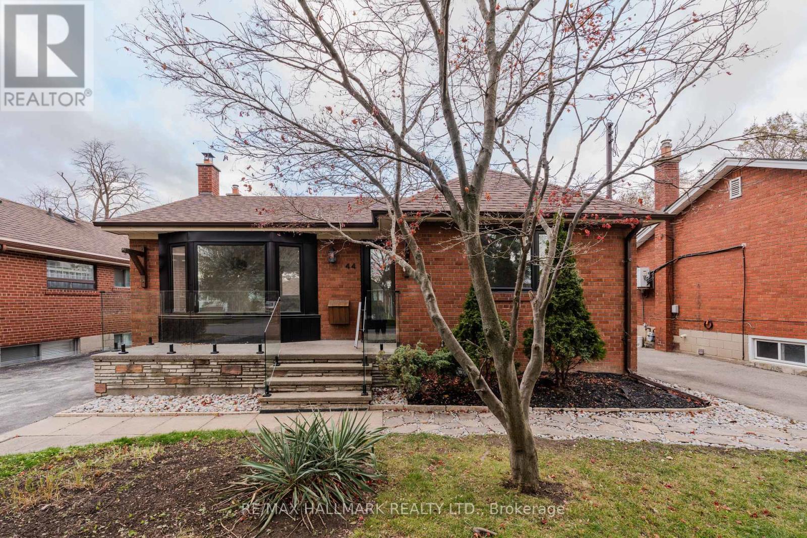 BSMT - 44 ROBERTSFIELD CRESCENT, Toronto, Ontario