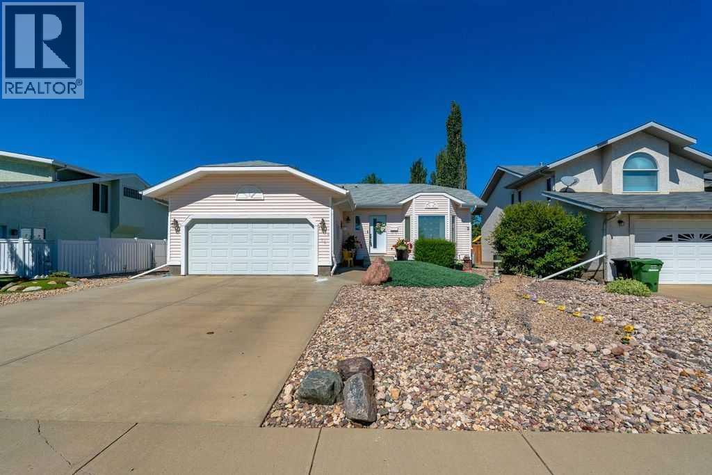 5704 35 Avenue, Camrose, Alberta  T4V 4N2 - Photo 14 - A2251353