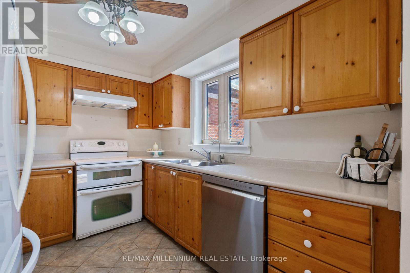 759 Chestnut Street, Innisfil, Ontario  L9S 2H8 - Photo 23 - N12601094