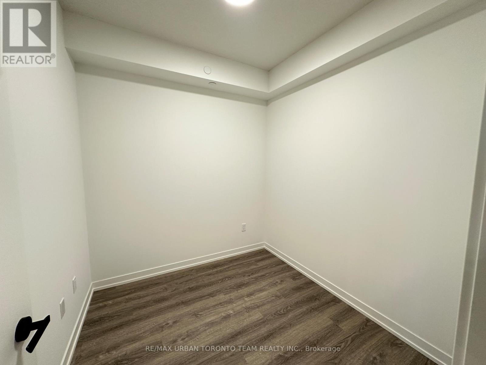 2111 - 8 Interchange Way, Vaughan, Ontario  L4K 5Z7 - Photo 8 - N12601136