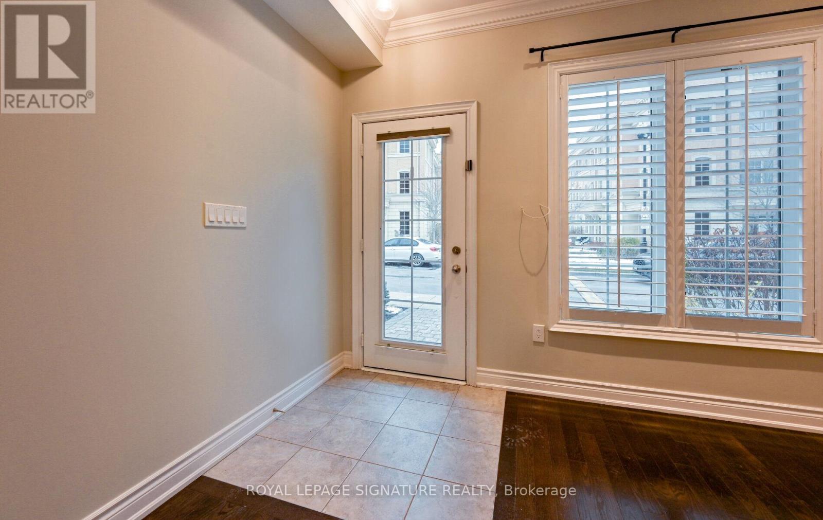 37 Hargrave Lane, Toronto, Ontario  M4N 0A4 - Photo 3 - C12601072