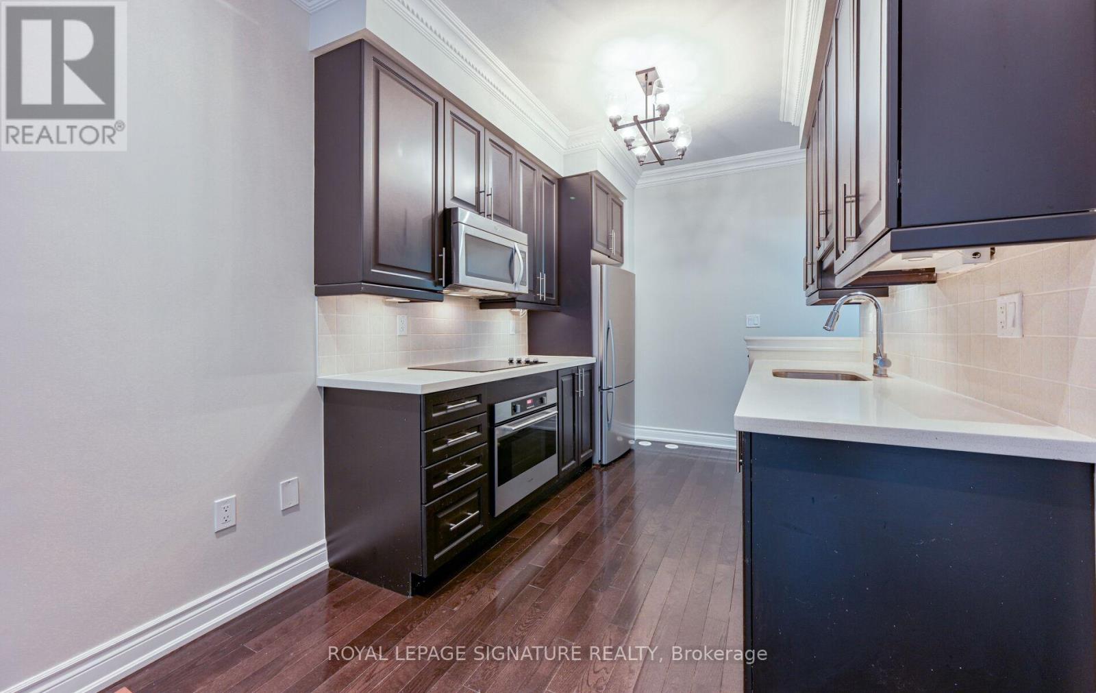 37 Hargrave Lane, Toronto, Ontario  M4N 0A4 - Photo 8 - C12601072