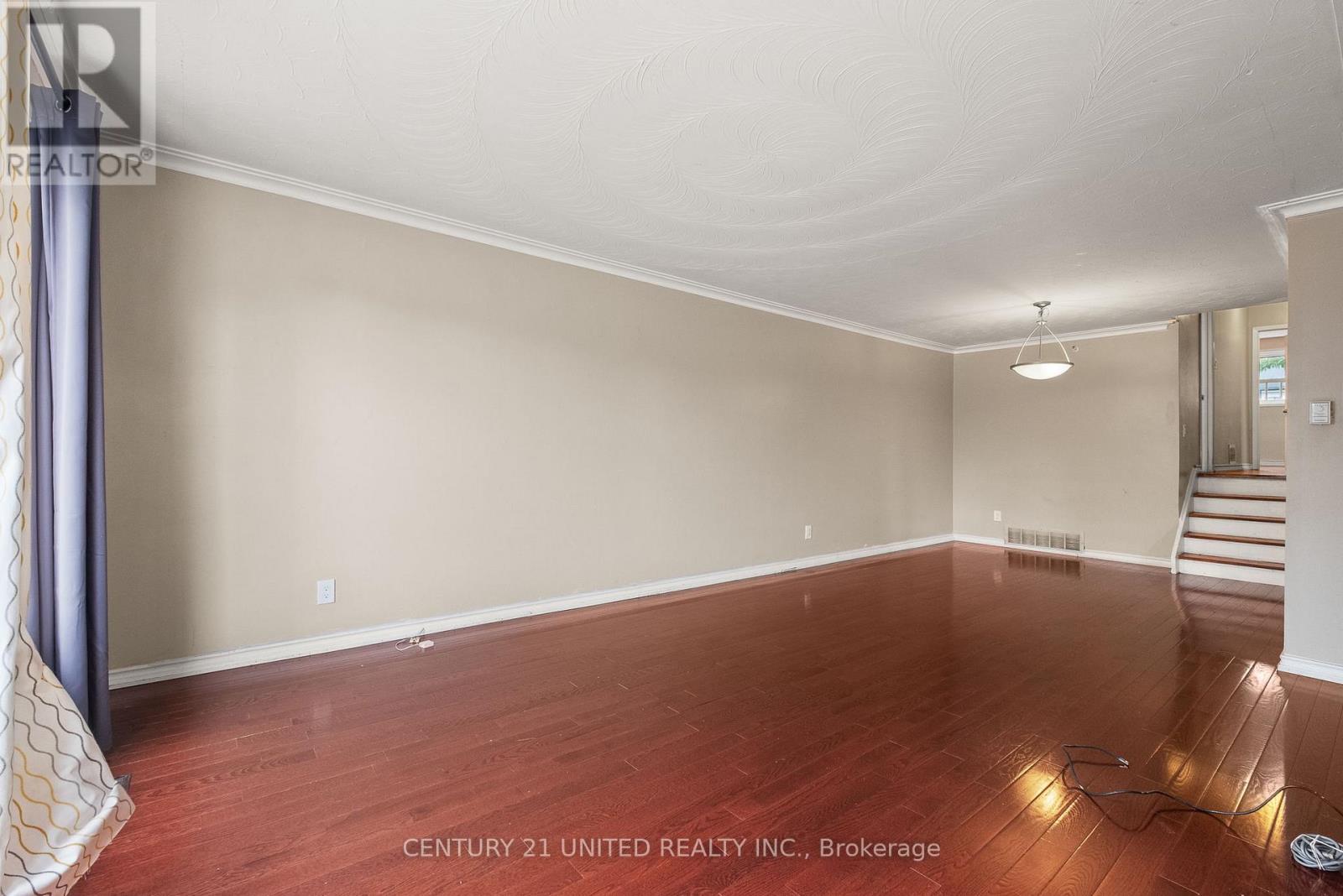 84 Goldsboro Road, Toronto (Humber Summit), Ontario  M9L 1A7 - Photo 14 - W12435295