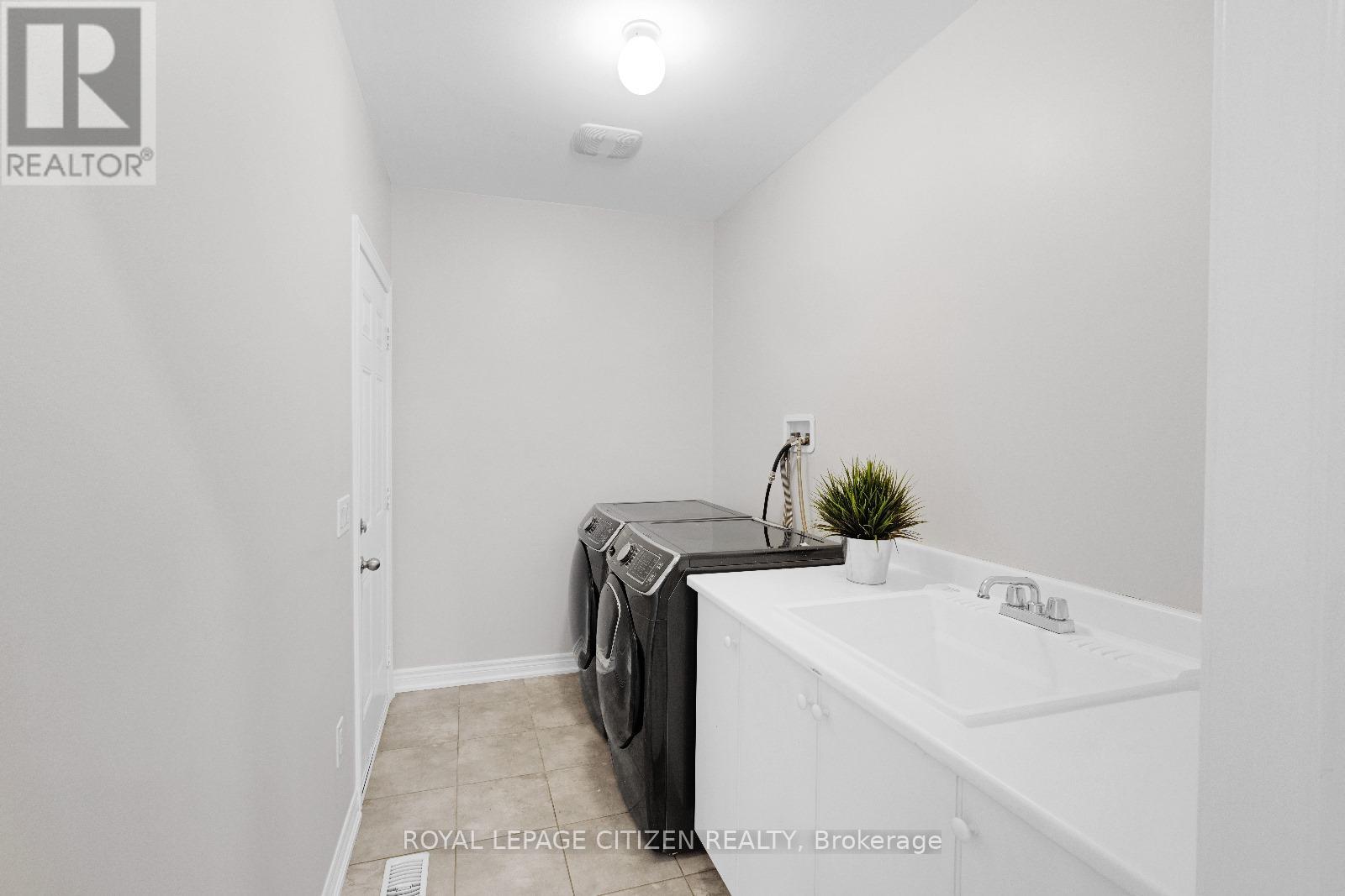 304 Buick Boulevard, Brampton, Ontario  L7A 4L8 - Photo 11 - W12601028