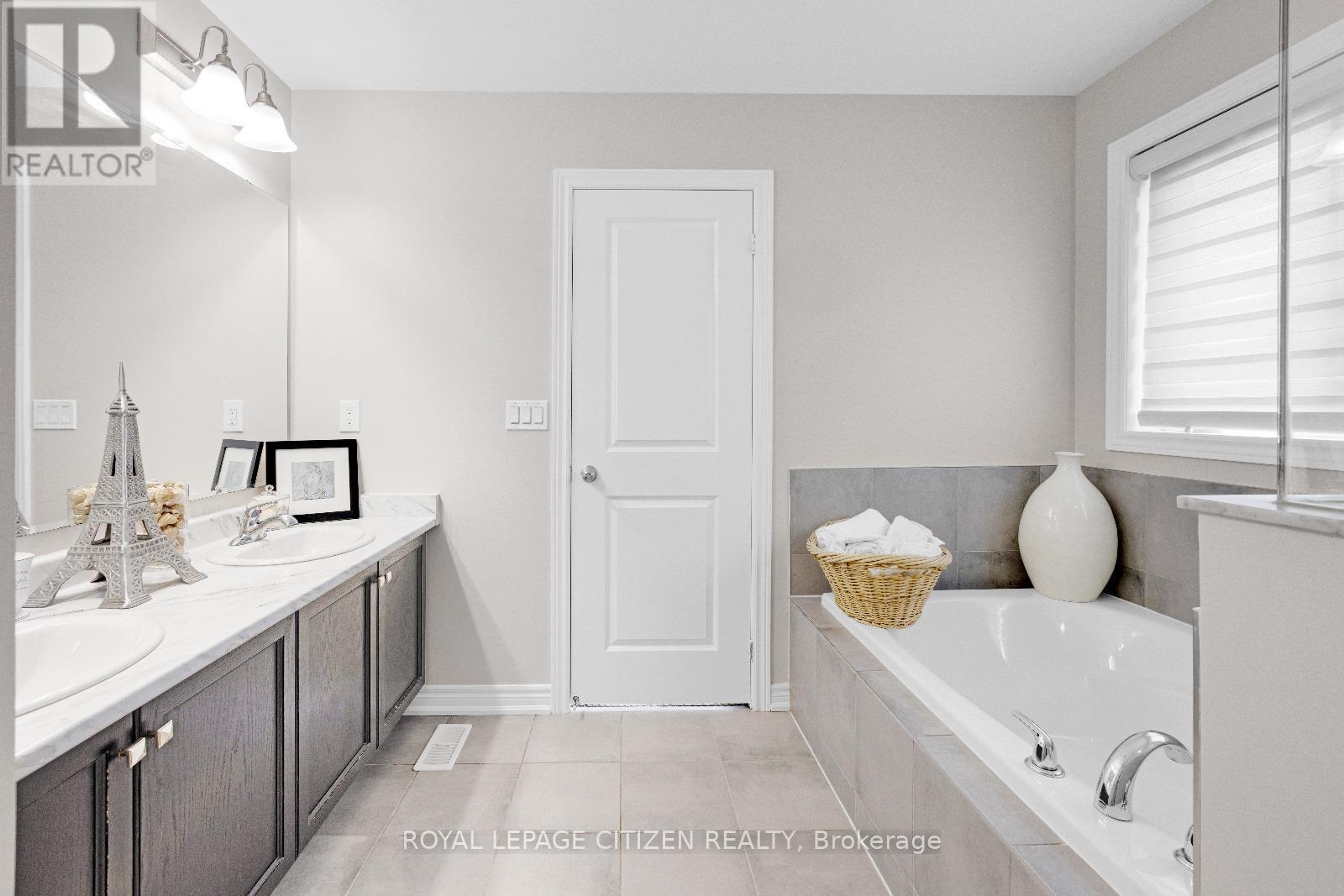 304 Buick Boulevard, Brampton, Ontario  L7A 4L8 - Photo 24 - W12601028