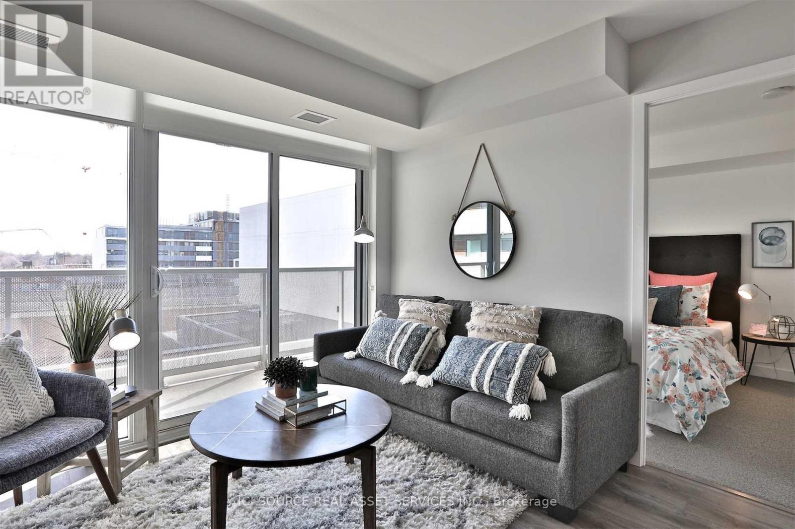 525 - 160 Flemington Road, Toronto, Ontario  M6A 0A9 - Photo 4 - W12601042