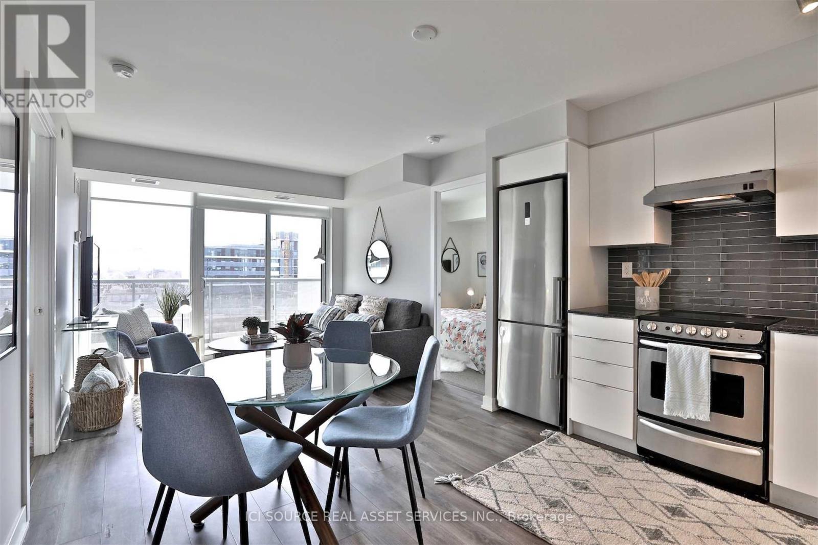 525 - 160 Flemington Road, Toronto, Ontario  M6A 0A9 - Photo 6 - W12601042