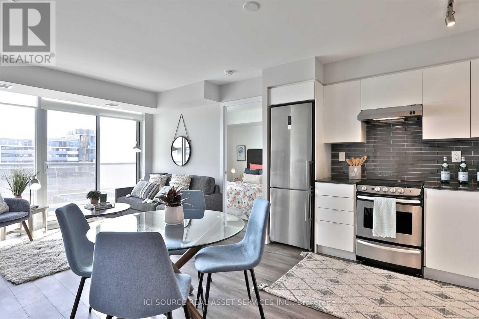 525 - 160 Flemington Road, Toronto, Ontario  M6A 0A9 - Photo 7 - W12601042