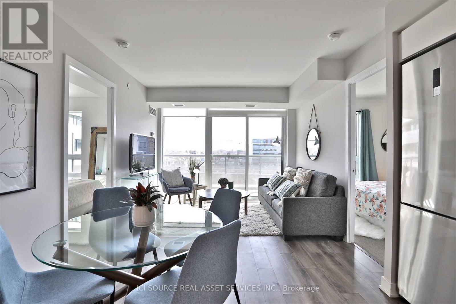 525 - 160 Flemington Road, Toronto, Ontario  M6A 0A9 - Photo 8 - W12601042