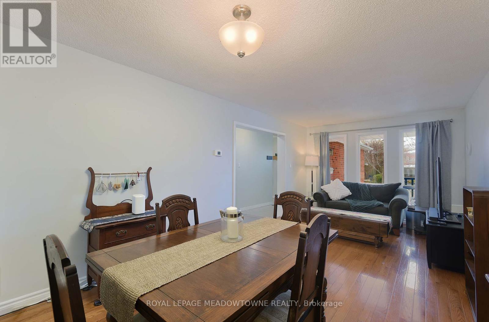 2374 Hargood Place, Mississauga, Ontario  L5M 3G2 - Photo 11 - W12601056