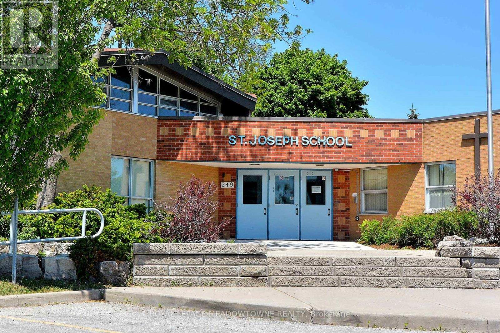 2374 Hargood Place, Mississauga, Ontario  L5M 3G2 - Photo 37 - W12601056