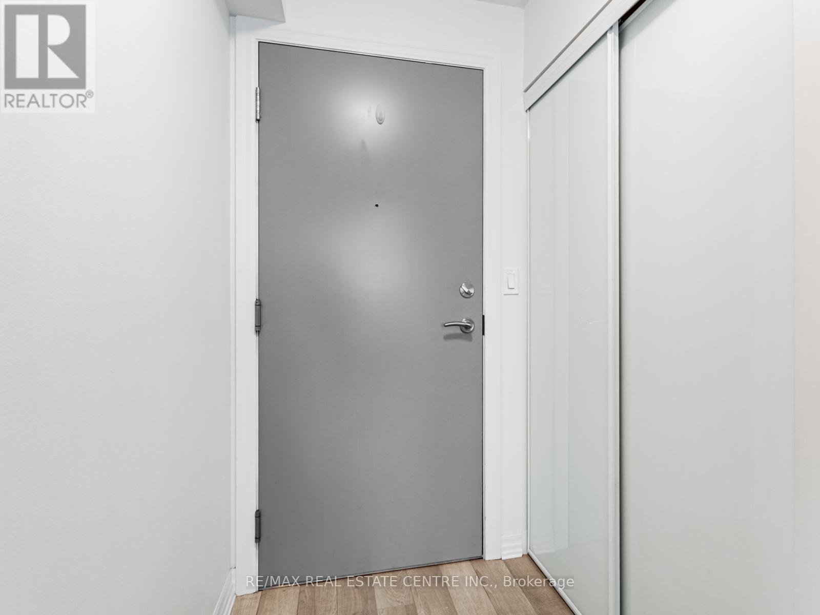 720 - 80 Esther Lorrie Drive, Toronto, Ontario  M9W 4V1 - Photo 5 - W12601062