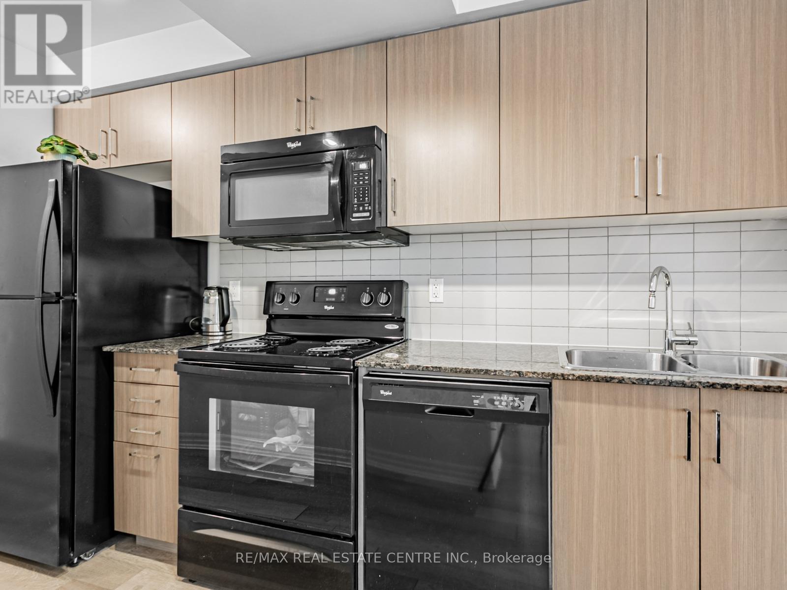 720 - 80 Esther Lorrie Drive, Toronto, Ontario  M9W 4V1 - Photo 8 - W12601062