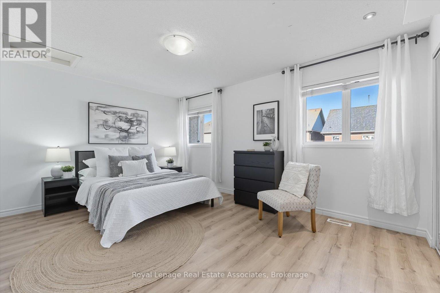 443 Stonetree Court, Mississauga, Ontario  L5B 4H3 - Photo 17 - W12601100