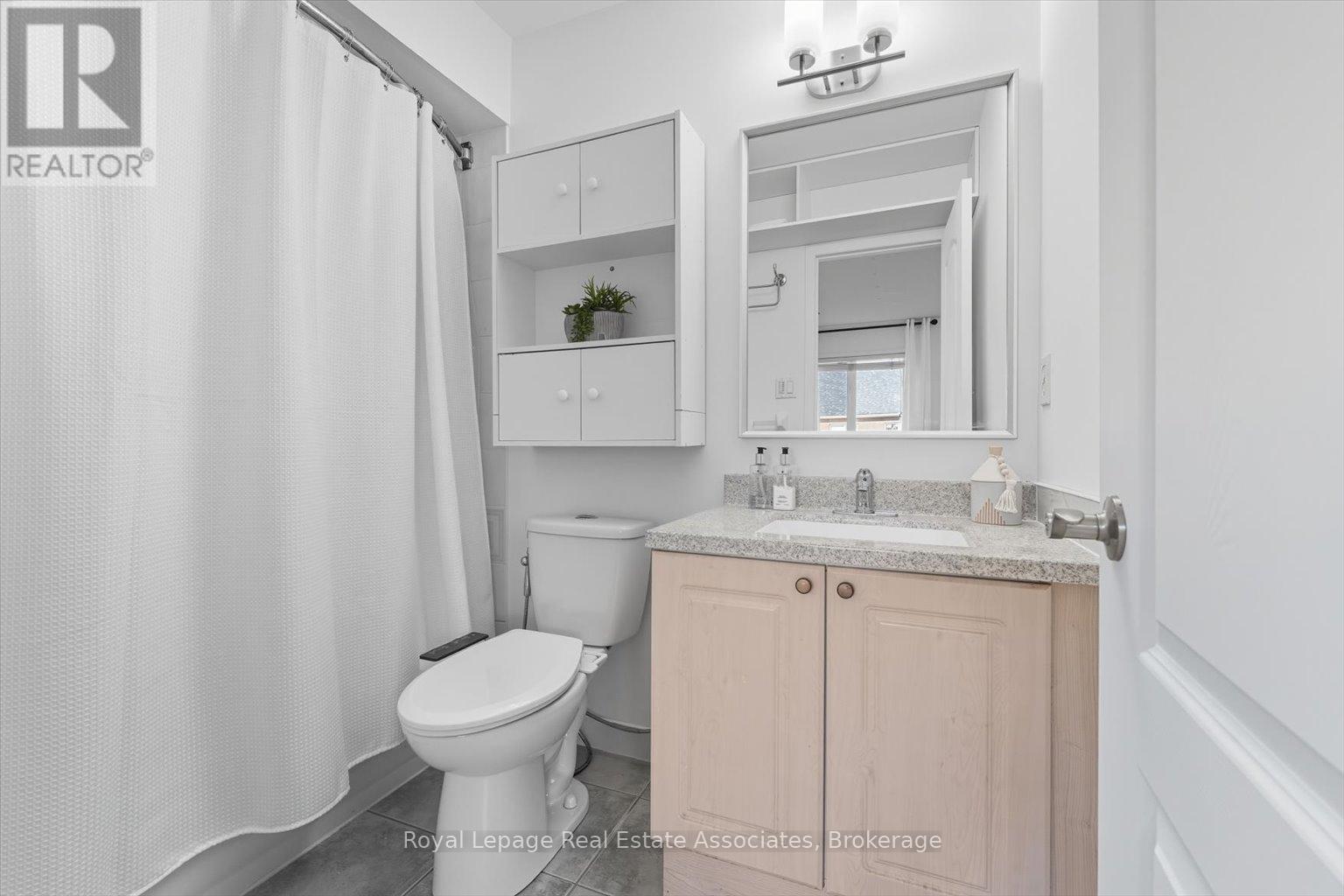 443 Stonetree Court, Mississauga, Ontario  L5B 4H3 - Photo 19 - W12601100