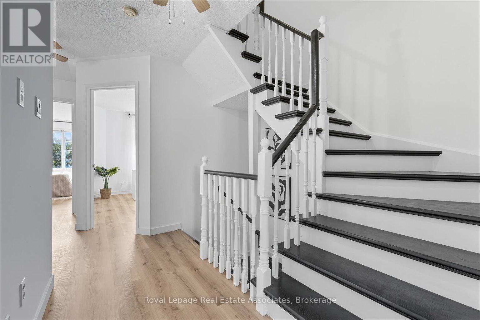 443 Stonetree Court, Mississauga, Ontario  L5B 4H3 - Photo 20 - W12601100