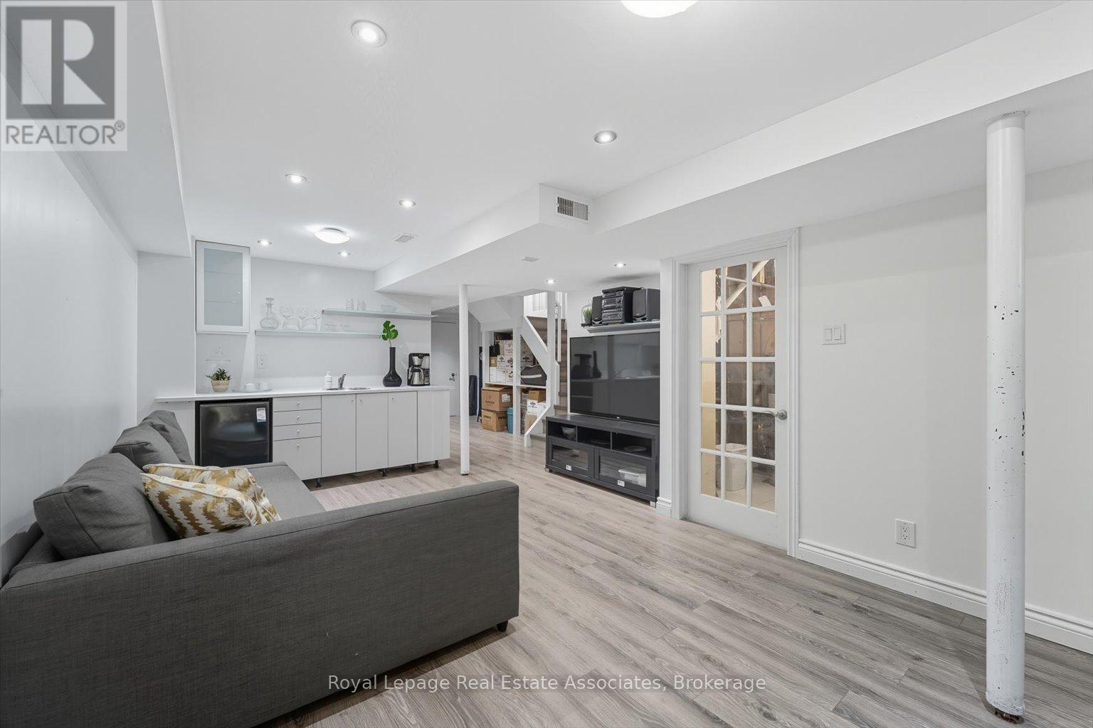 443 Stonetree Court, Mississauga, Ontario  L5B 4H3 - Photo 27 - W12601100