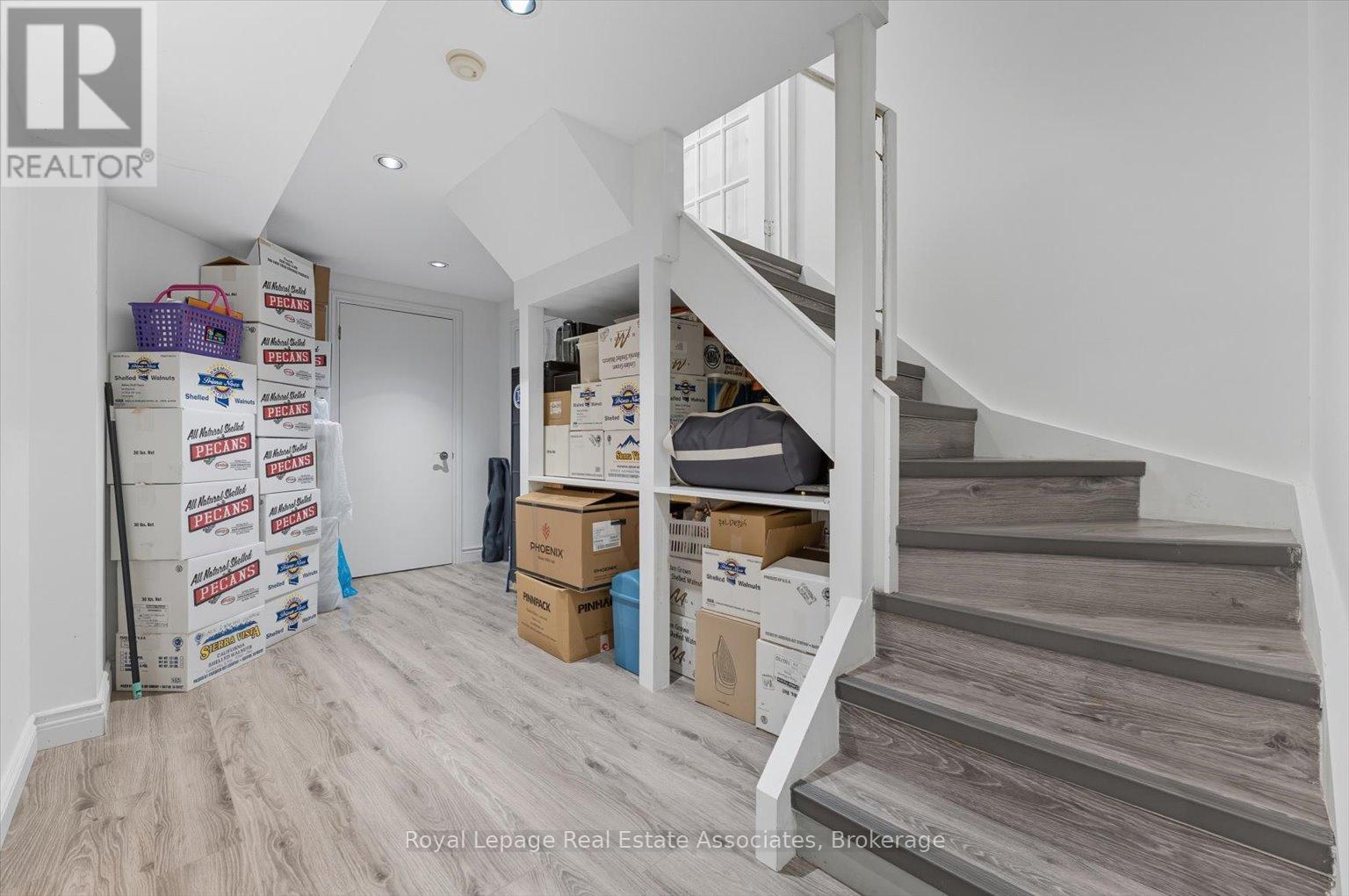 443 Stonetree Court, Mississauga, Ontario  L5B 4H3 - Photo 30 - W12601100