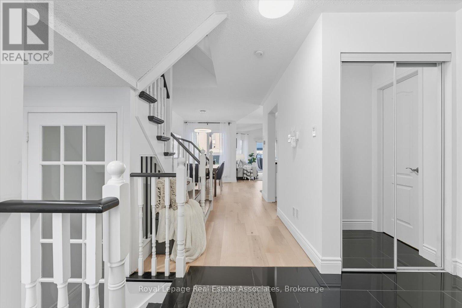 443 Stonetree Court, Mississauga, Ontario  L5B 4H3 - Photo 33 - W12601100