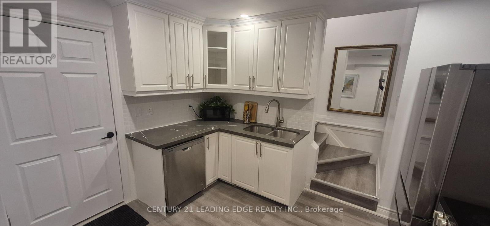 Main - 28 Amity Road W, Mississauga, Ontario  L5M 1P2 - Photo 6 - W12601114