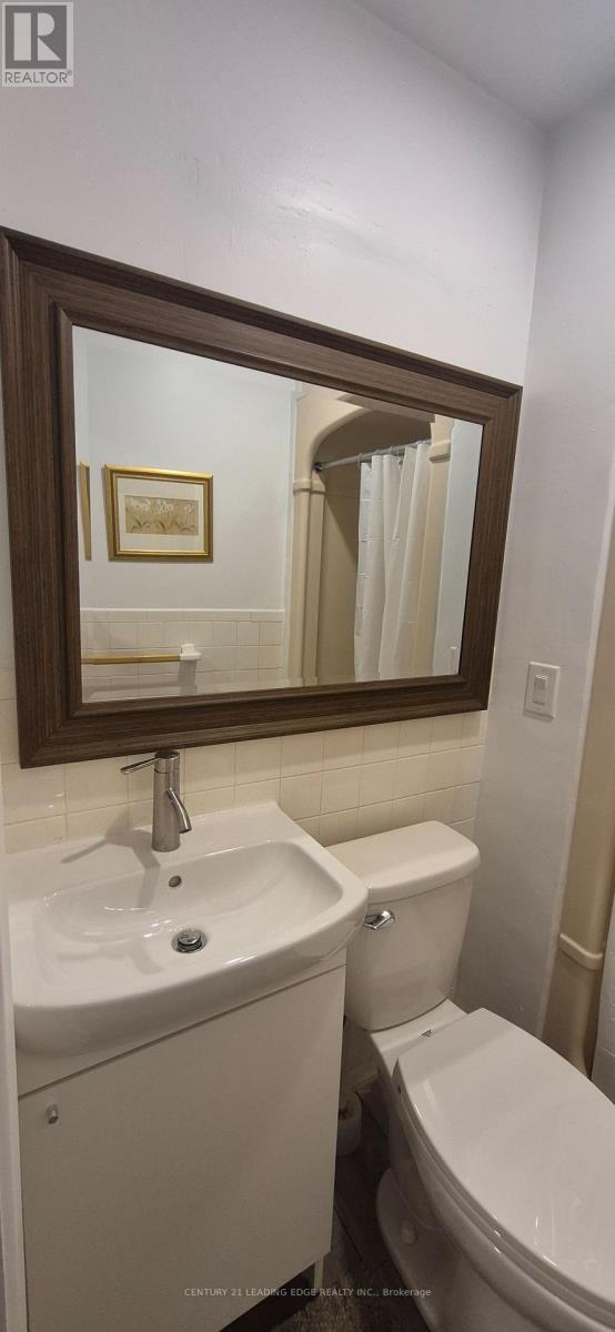 Main - 28 Amity Road W, Mississauga, Ontario  L5M 1P2 - Photo 9 - W12601114