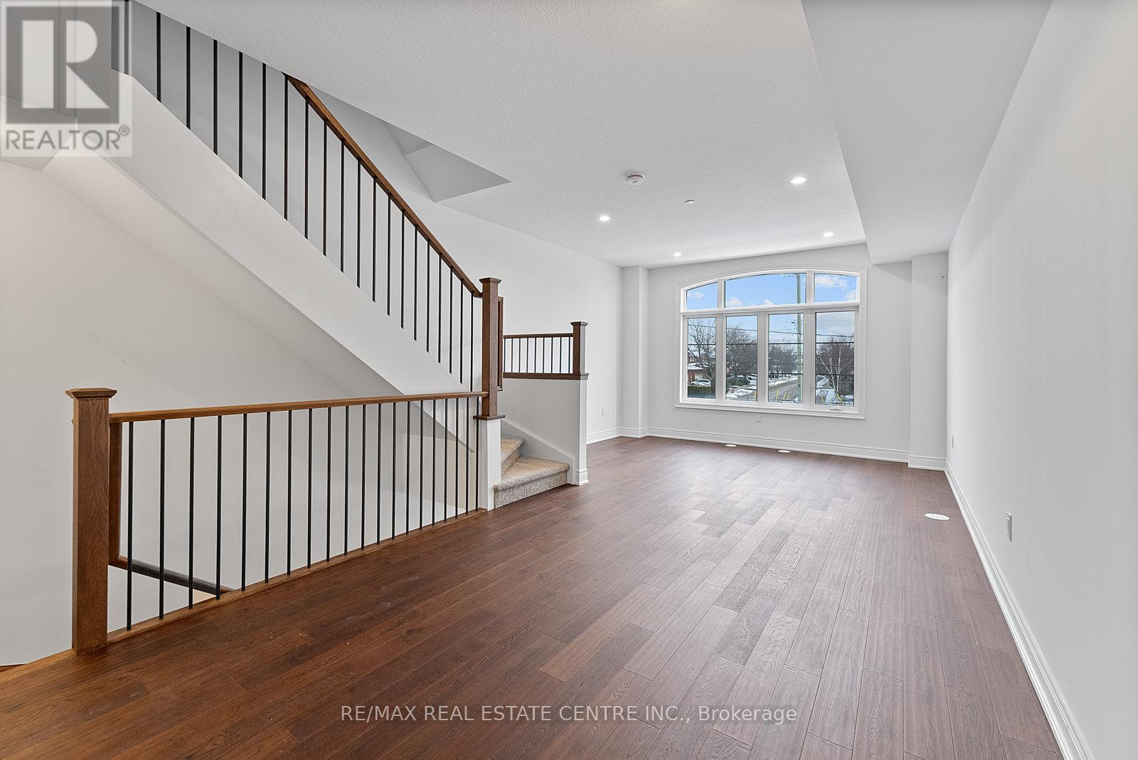 47 - 2140 Trafalgar Rd Road, Oakville, Ontario  L6B 7H2 - Photo 11 - W12601130