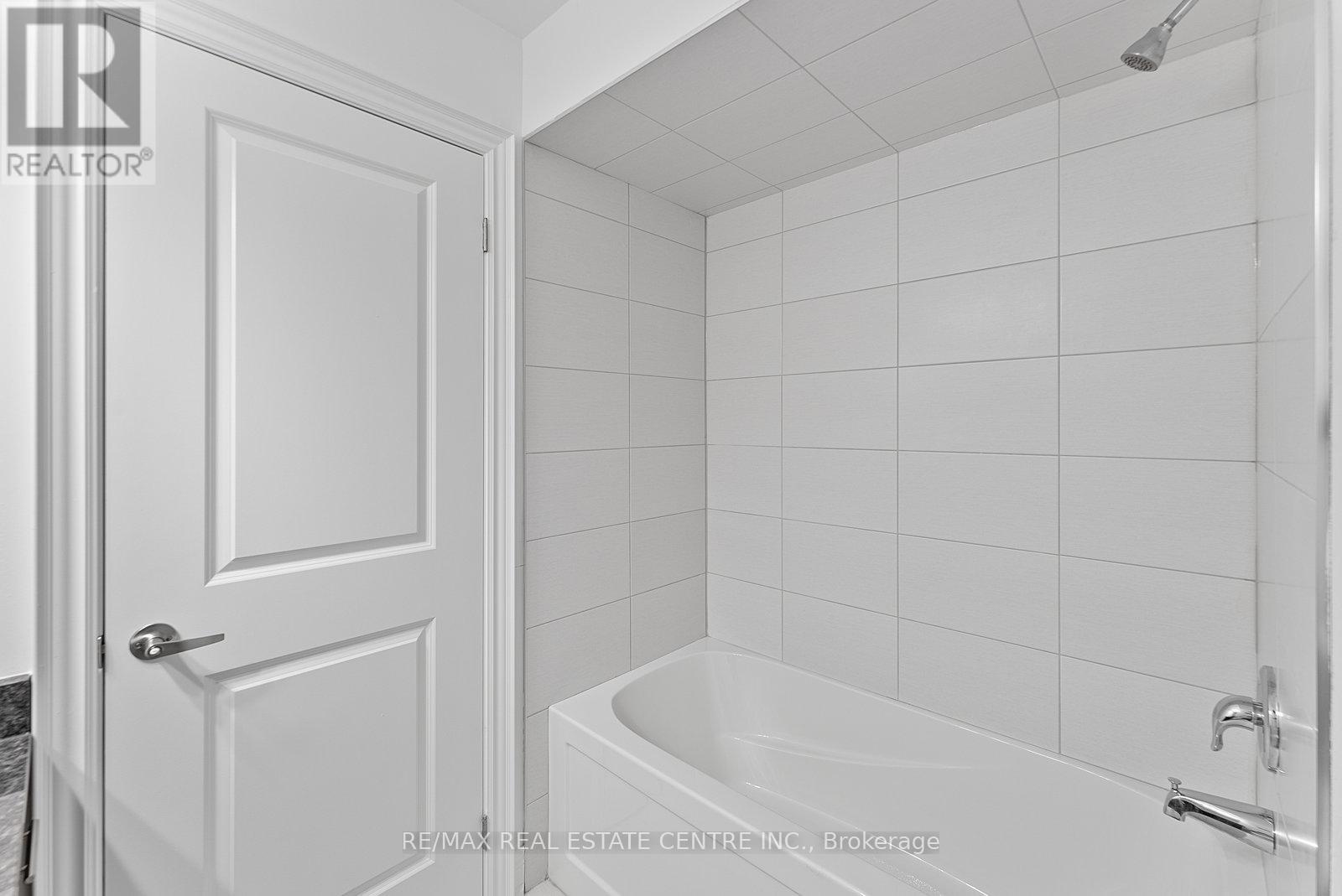 47 - 2140 Trafalgar Rd Road, Oakville, Ontario  L6B 7H2 - Photo 37 - W12601130