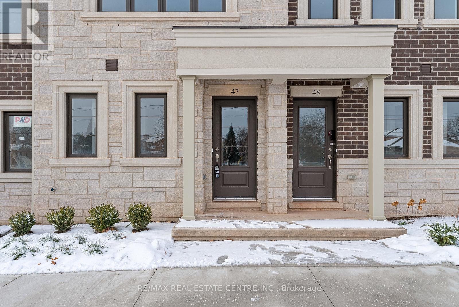 47 - 2140 Trafalgar Rd Road, Oakville, Ontario  L6B 7H2 - Photo 4 - W12601130