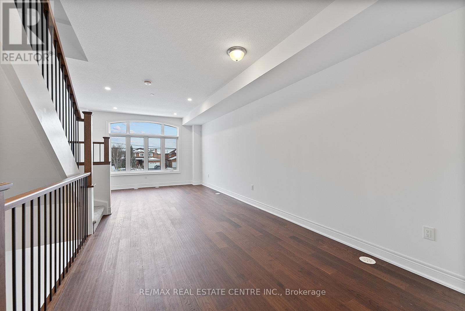 47 - 2140 Trafalgar Rd Road, Oakville, Ontario  L6B 7H2 - Photo 9 - W12601130