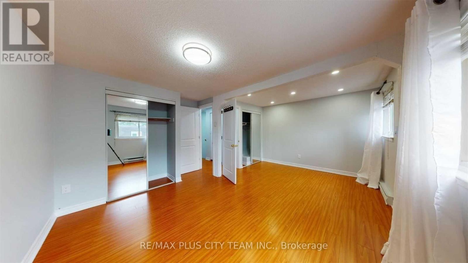 50 Darras Court, Brampton, Ontario  L6T 1W7 - Photo 10 - W12601144