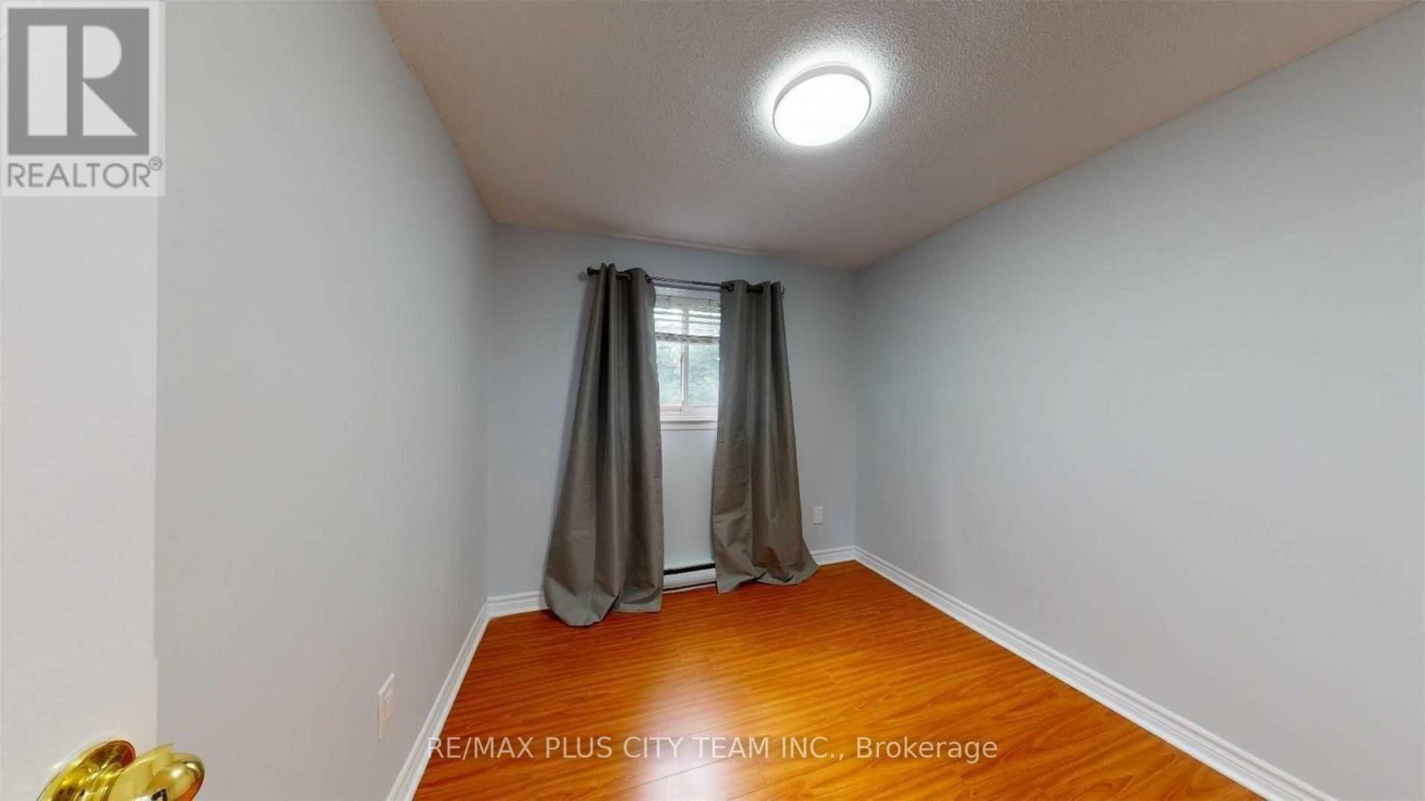 50 Darras Court, Brampton, Ontario  L6T 1W7 - Photo 11 - W12601144