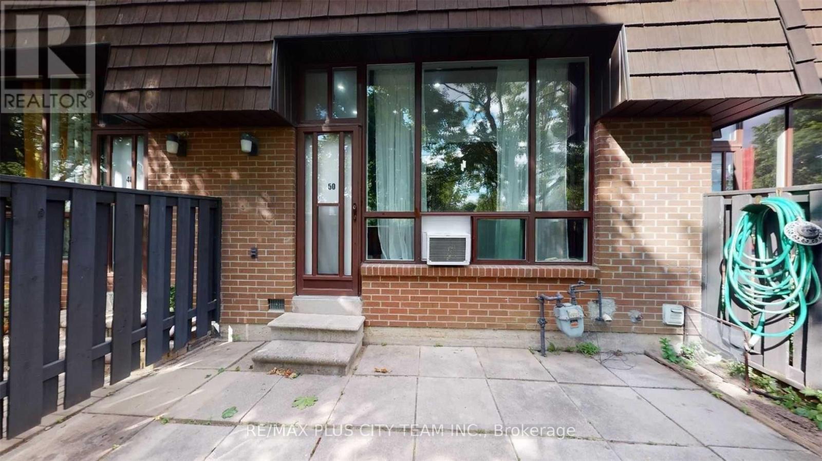 50 Darras Court, Brampton, Ontario  L6T 1W7 - Photo 16 - W12601144