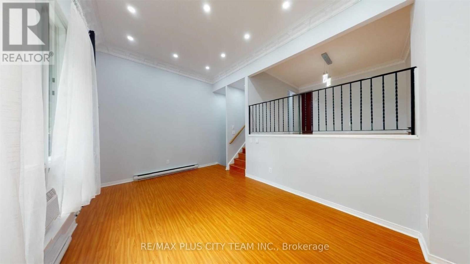 50 Darras Court, Brampton, Ontario  L6T 1W7 - Photo 6 - W12601144