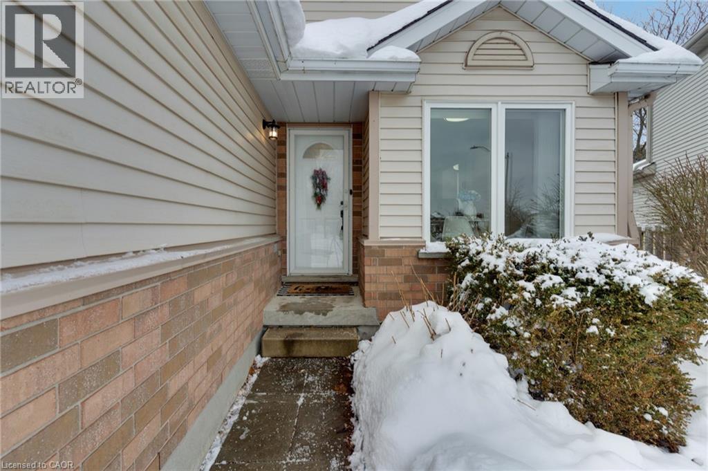 225 Thornbird Place, Waterloo, Ontario N2T 2P1 - Photo 3 - 40792285