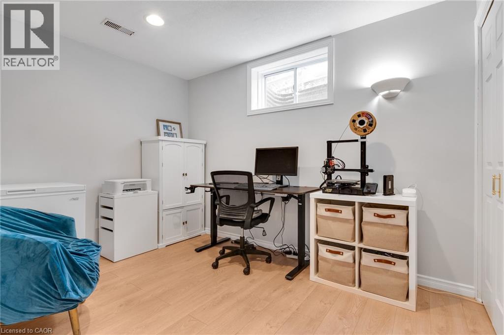 225 Thornbird Place, Waterloo, Ontario N2T 2P1 - Photo 34 - 40792285