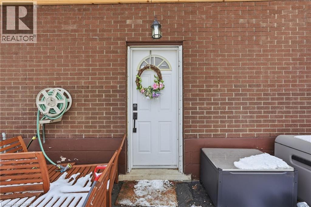 92 South Bend Road W Unit# Lower, Hamilton, Ontario  L9C 1N1 - Photo 4 - 40791540