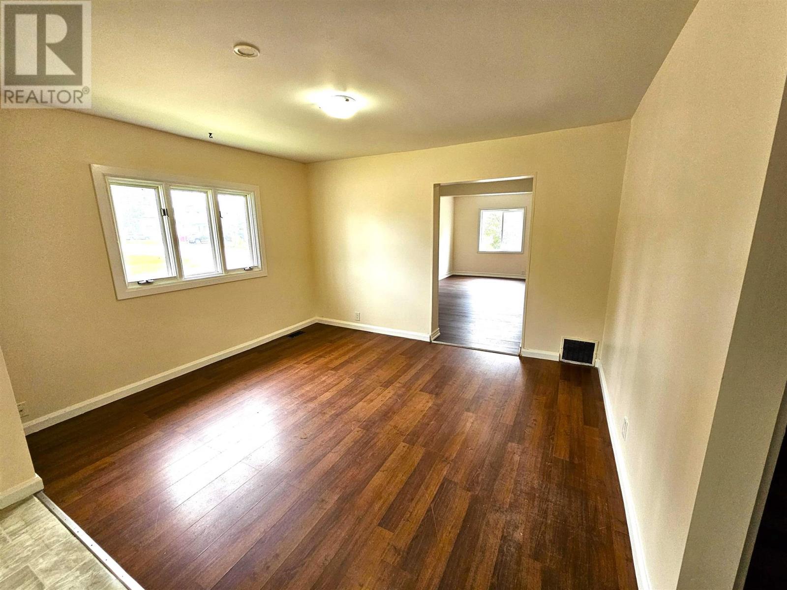 51 Pardee Ave, Sault Ste. Marie, Ontario P6B 1V9 - Photo 4 - SM253309