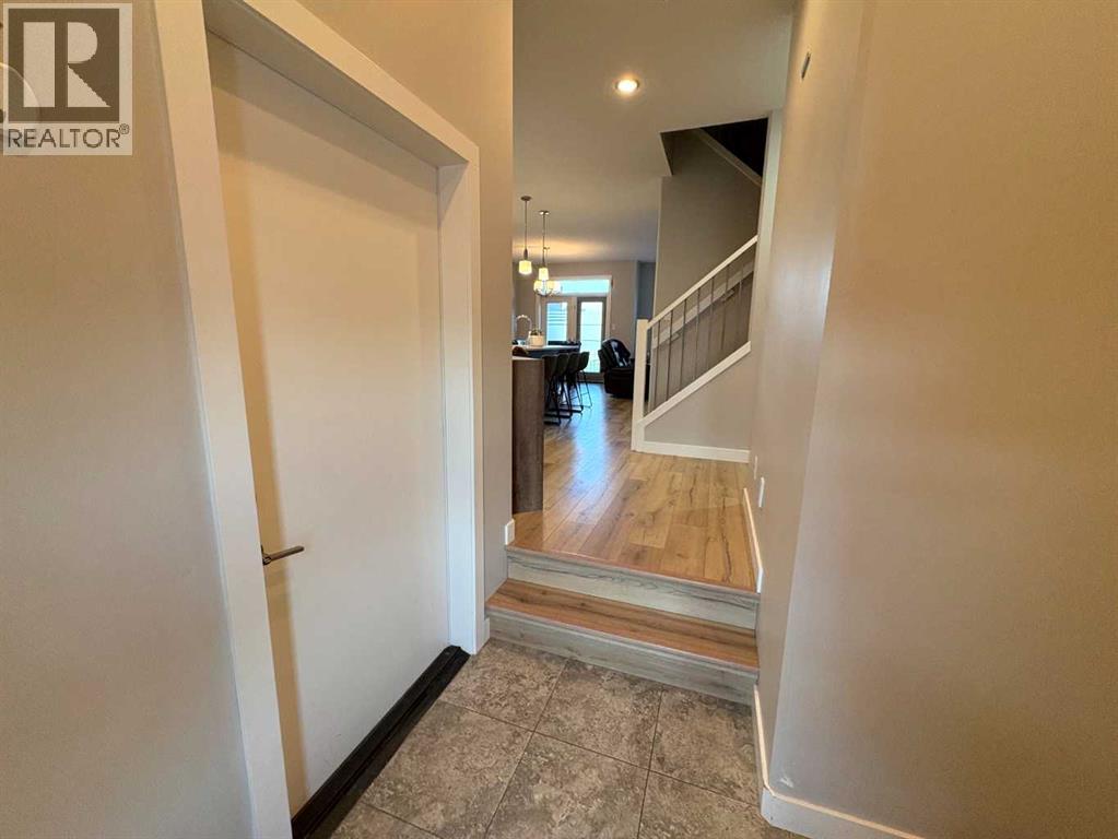 2, 77 Aquitania Circle W, Lethbridge, Alberta  T1J 5M5 - Photo 27 - A2258936