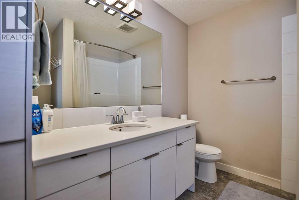 2, 77 Aquitania Circle W, Lethbridge, Alberta  T1J 5M5 - Photo 22 - A2258936