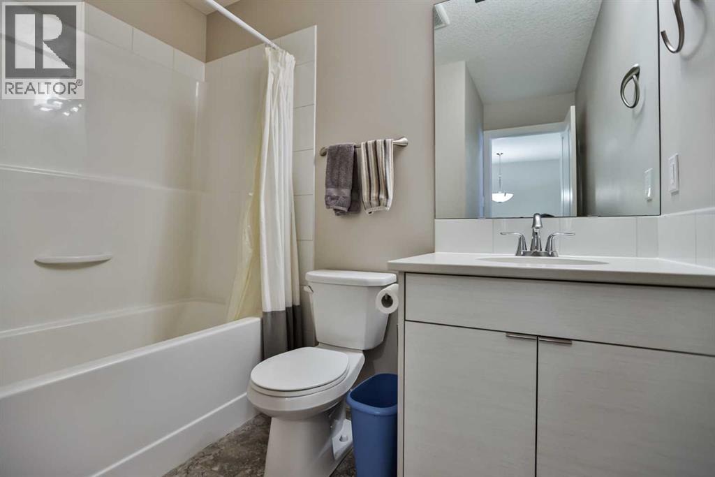 2, 77 Aquitania Circle W, Lethbridge, Alberta  T1J 5M5 - Photo 18 - A2258936