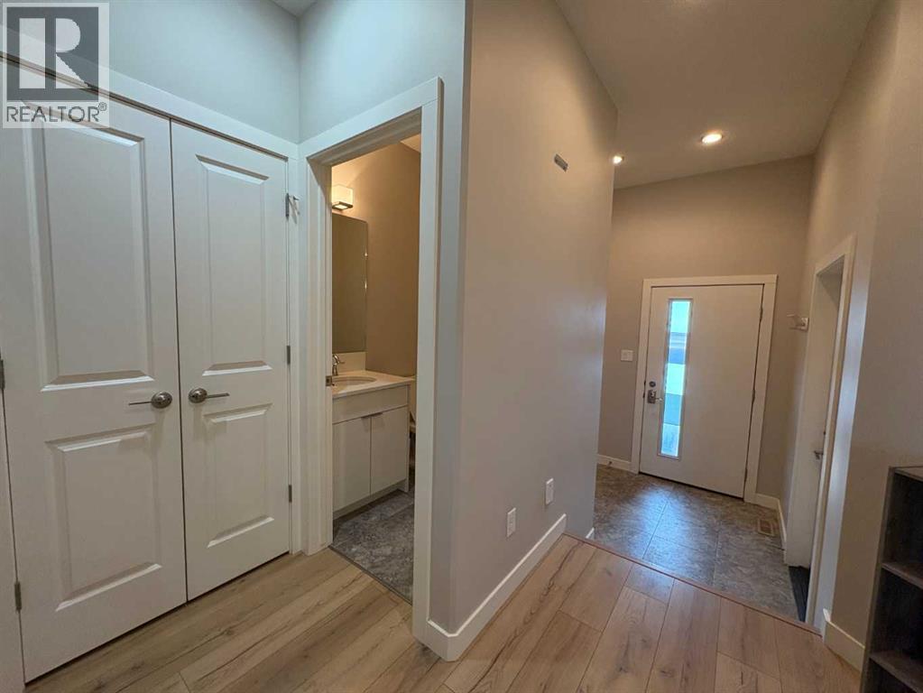 2, 77 Aquitania Circle W, Lethbridge, Alberta  T1J 5M5 - Photo 11 - A2258936