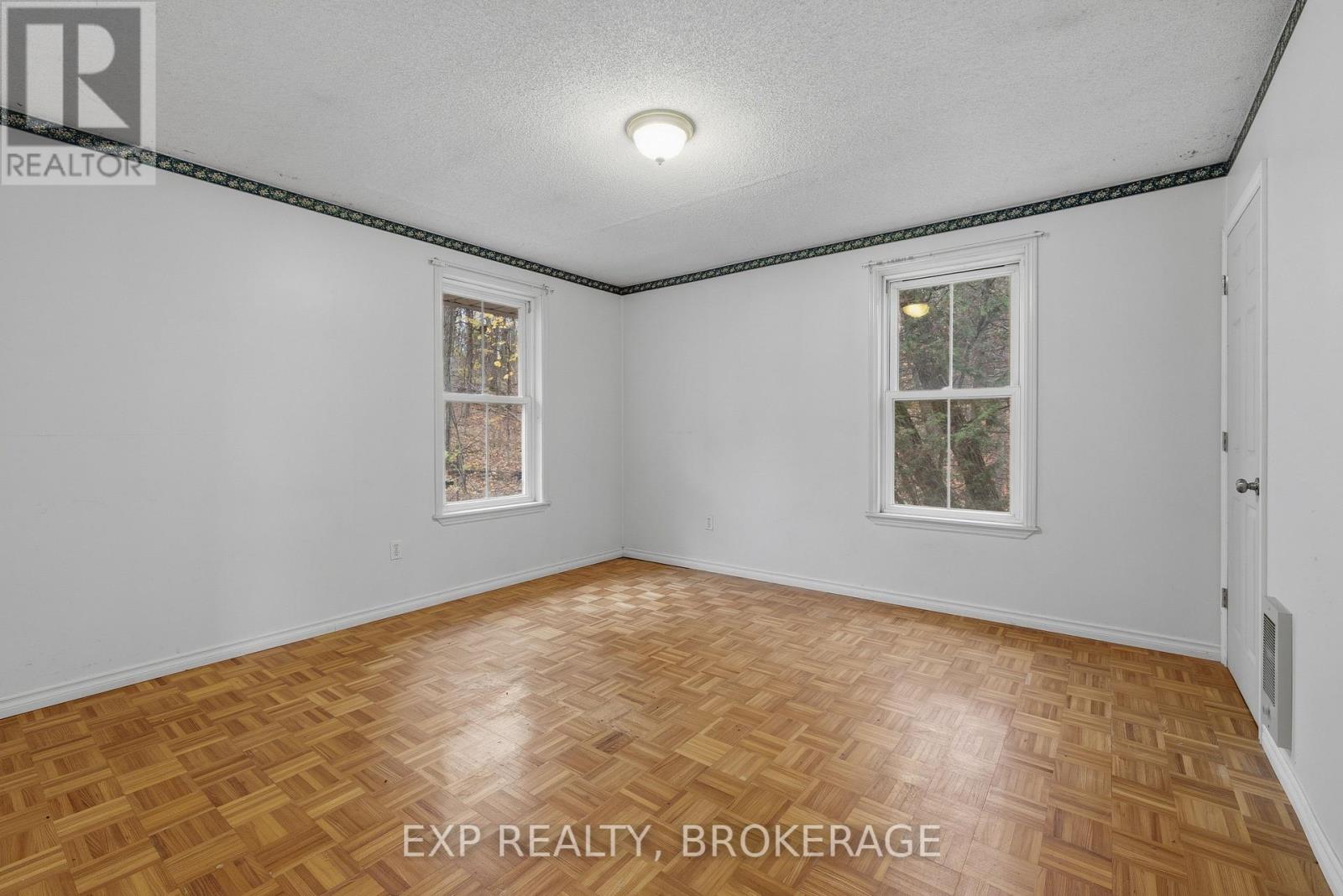 6392 Perth Road, Frontenac, Ontario  K0H 2L0 - Photo 17 - X12601148