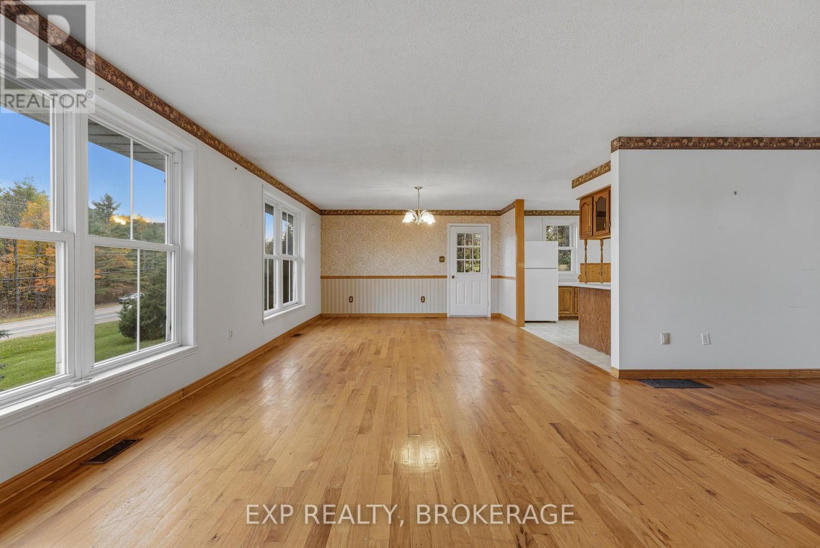 6392 Perth Road, Frontenac, Ontario  K0H 2L0 - Photo 4 - X12601148