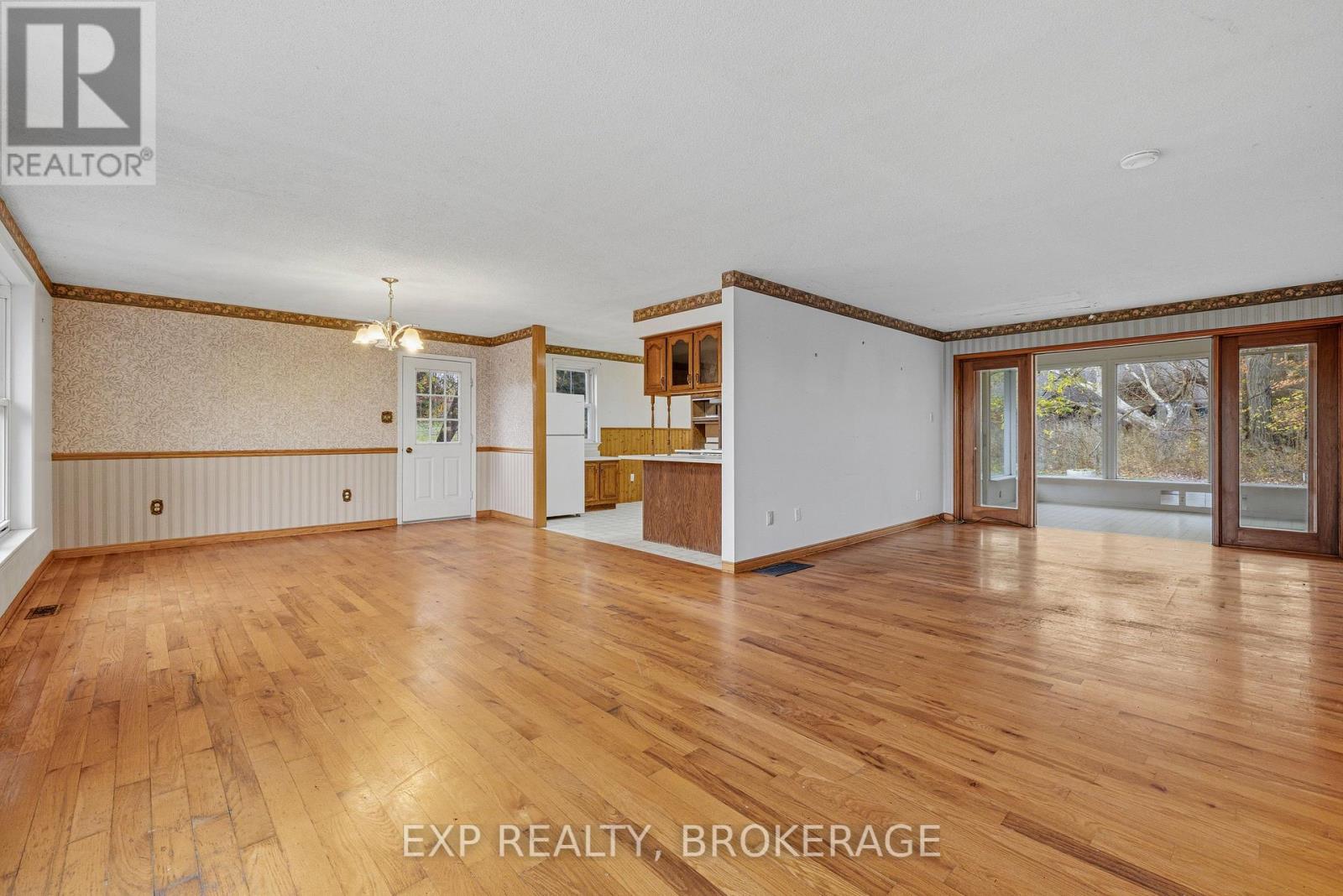 6392 Perth Road, Frontenac, Ontario  K0H 2L0 - Photo 5 - X12601148