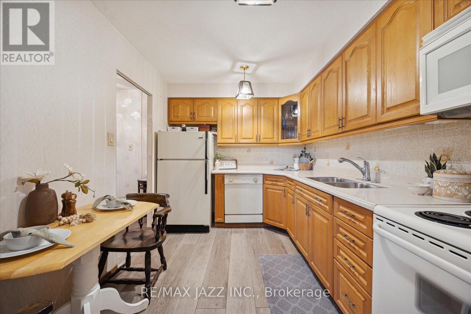 102 - 120 Elgin Street W, Oshawa, Ontario  L1G 1S7 - Photo 11 - E12601222