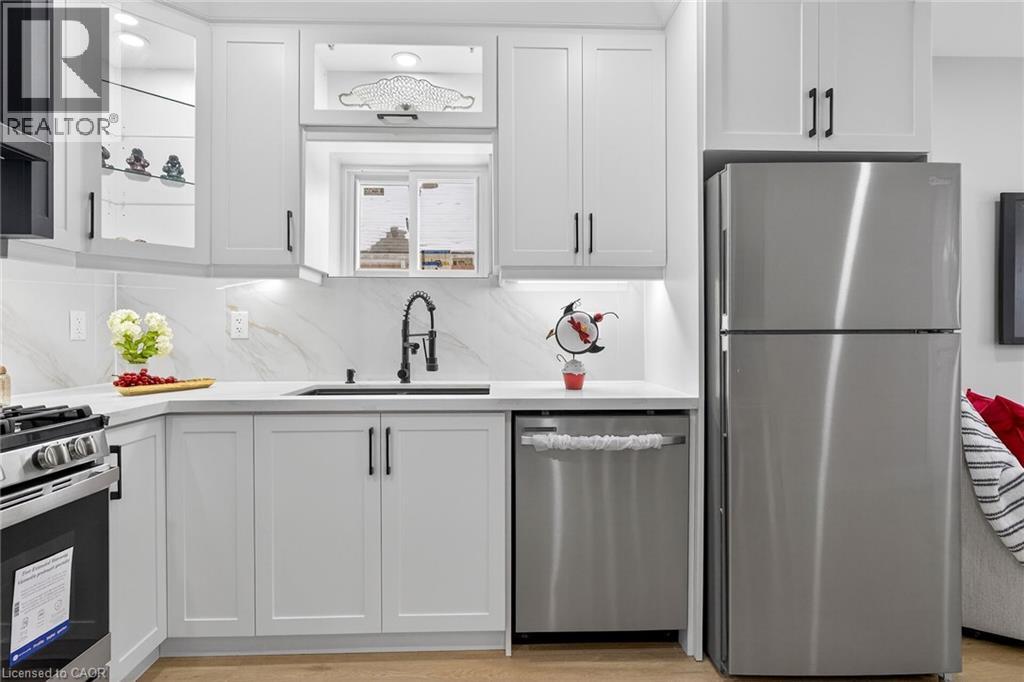 257 Broadway Avenue, Hamilton, Ontario  L8S 2W7 - Photo 8 - 40792376