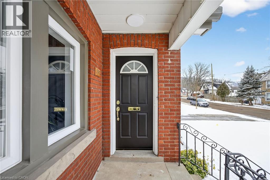 257 Broadway Avenue, Hamilton, Ontario  L8S 2W7 - Photo 4 - 40792376